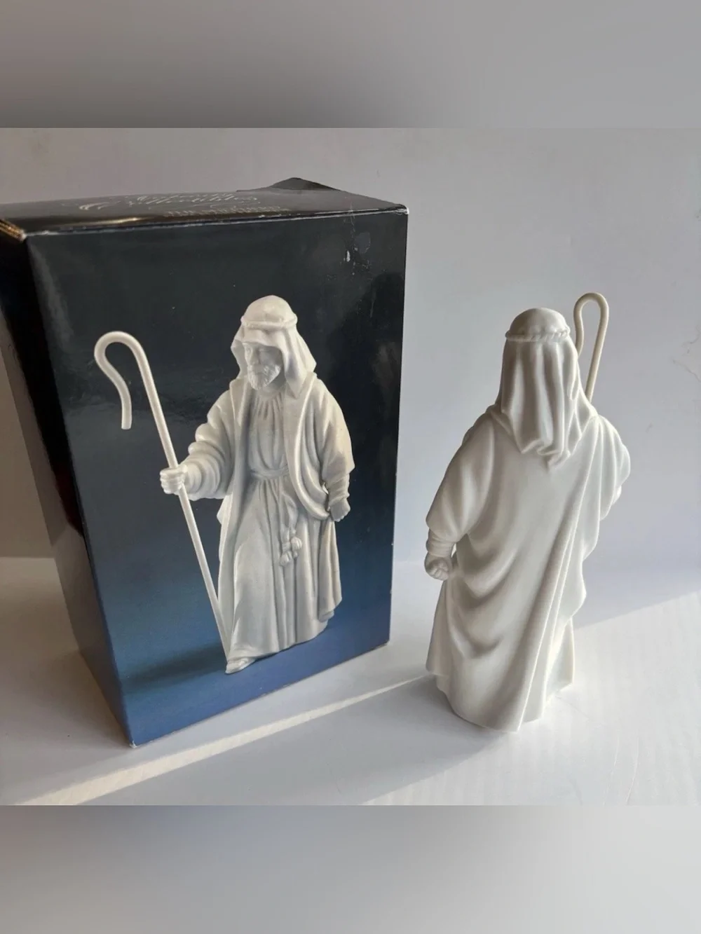 Vintage 1983 Avon Bisque Porcelain Nativity Collectable 